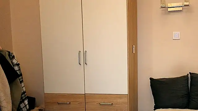 Hidden Gem  online show from November 2025 06:23:01 PM