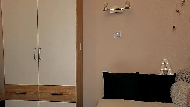 Hidden Gem  online show from November 2025 05:49:02 PM