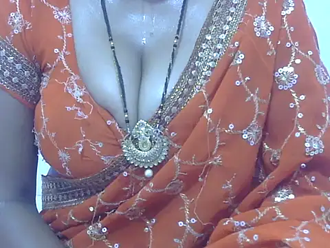 HOT-SEEMAA online show from April 2026 07:34:01 PM