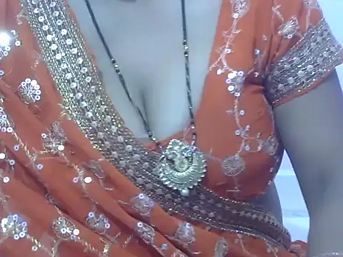 Snapshot of HOT-SEEMAA chatting on May 2026 11:30:02 PM HOT-SEEMAA online show from May 2026 11:30:02 PM