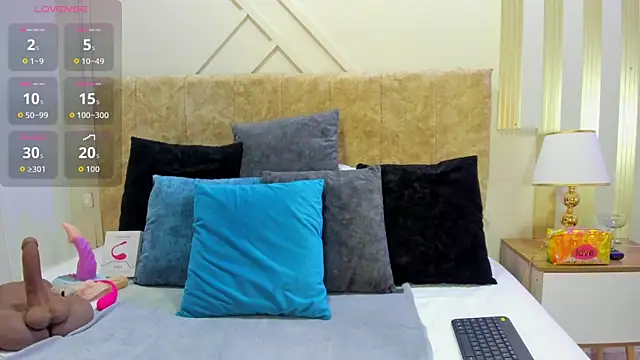 ashley  foxx  online show from November 2025 02:27:02 PM