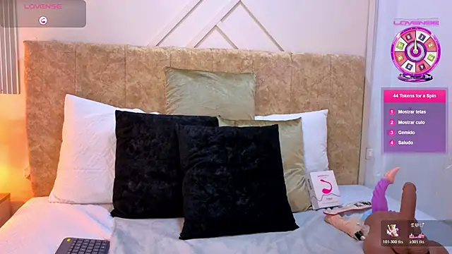 ashley  foxx  online show from March 2026 01:48:02 PM