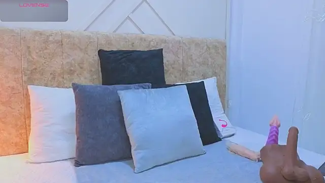 ashley  foxx  online show from February 2026 02:39:02 PM