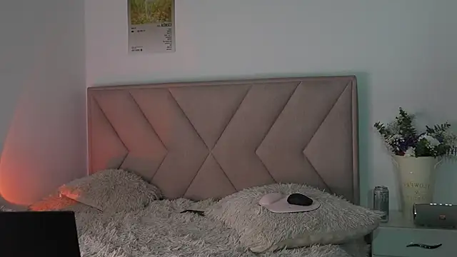 Bonnieshyy online show from February 2026 05:04:02 AM