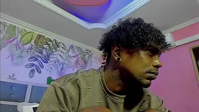 bigblackhotx1 online show from January 2026 01:15:01 PM