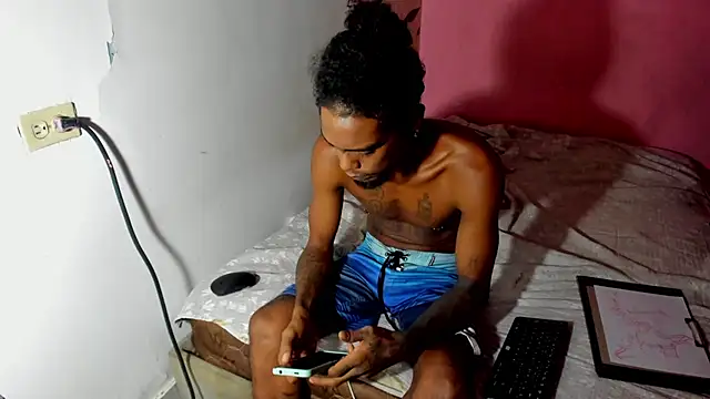Snapshot of bigblackhotx1 chatting on May 2026 10:32:02 AM bigblackhotx1 online show from May 2026 10:32:02 AM