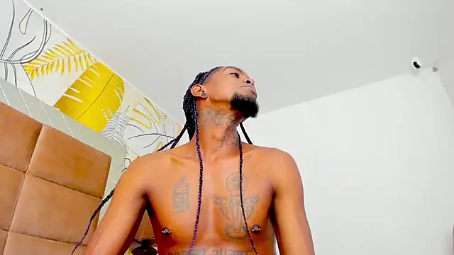 bigblackhotx1 online show from November 2025 01:05:02 PM