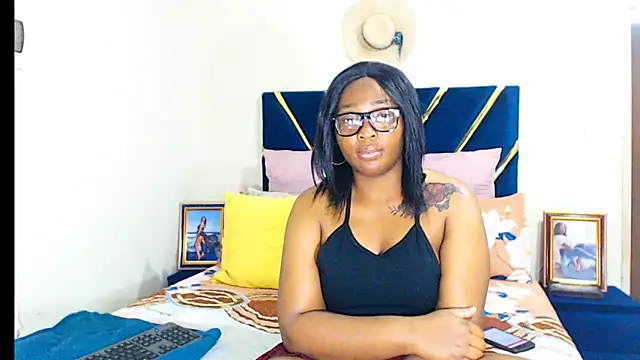 Snapshot of veronica1xxx chatting on September 2025 07:50:01 PM veronica1xxx online show from September 2025 07:50:01 PM