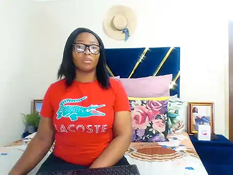 Snapshot of veronica1xxx chatting on October 2025 07:22:02 PM veronica1xxx online show from October 2025 07:22:02 PM