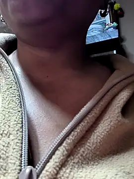 Kasandra02 online show from February 2026 06:27:01 PM