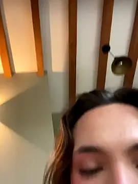 Snapshot of miss_Ari chatting on October 2025 10:33:01 PM miss Ari online show from October 2025 10:33:01 PM