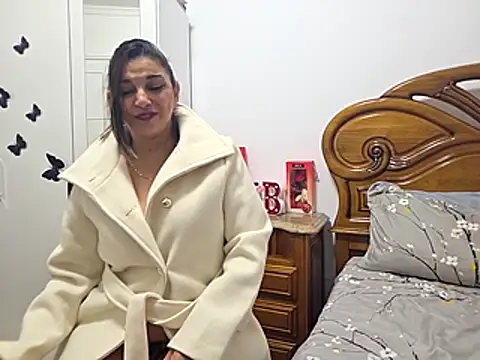 Julie Boronat26 online show from November 2025 02:17:01 PM