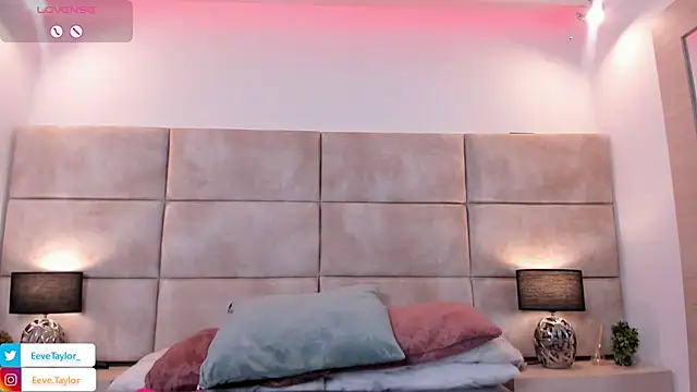 Eevee Taylor online show from June 2026 03:00:01 AM
