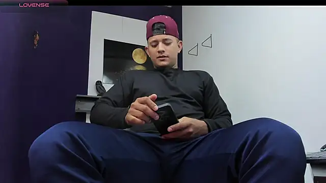 Snapshot of Marcos_garcias chatting on March 2025 09:33:02 AM Marcos garcias online show from March 2025 09:33:02 AM