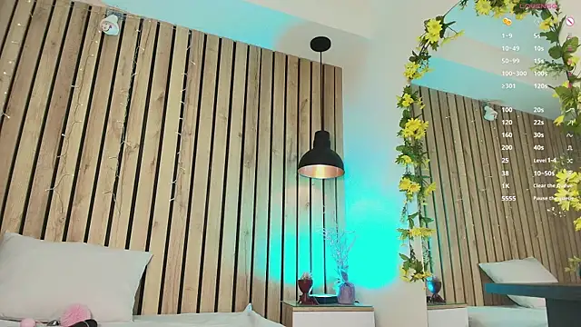 Snapshot of lara_honey chatting on December 2024 06:00:01 PM lara honey online show from December 2024 06:00:01 PM