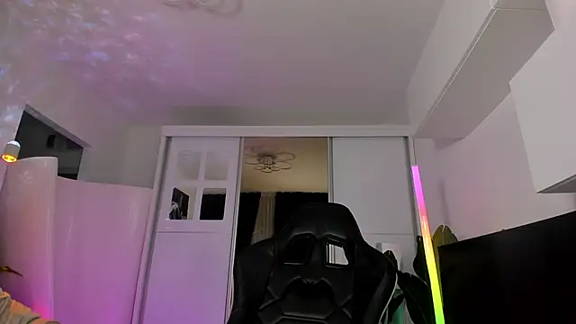 Snapshot of Ivy_belle chatting on November 2025 06:13:02 AM Ivy belle online show from November 2025 06:13:02 AM