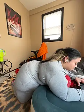 tillymarie34 online show from March 2026 04:52:01 PM