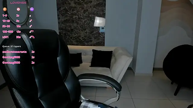 StacyWoods online show from January 2025 04:37:01 PM