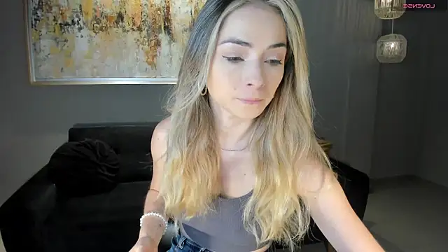 StacyWoods online show from April 2026 11:01:02 AM