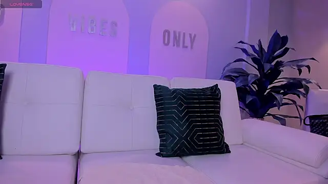 StacyWoods online show from April 2026 11:45:01 AM