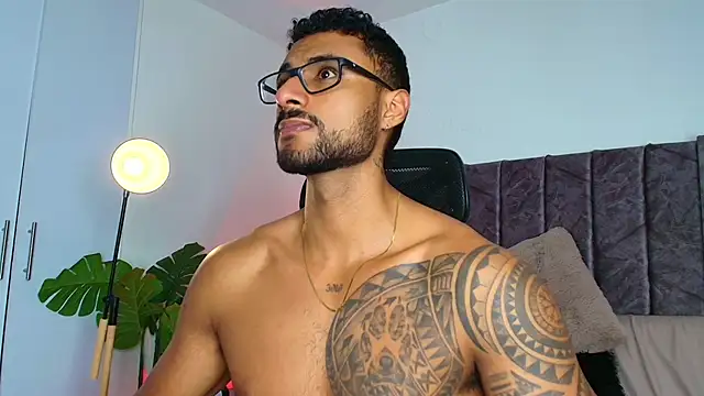 Snapshot of LiamGarcia1 chatting on November 2025 02:34:02 PM LiamGarcia1 online show from November 2025 02:34:02 PM