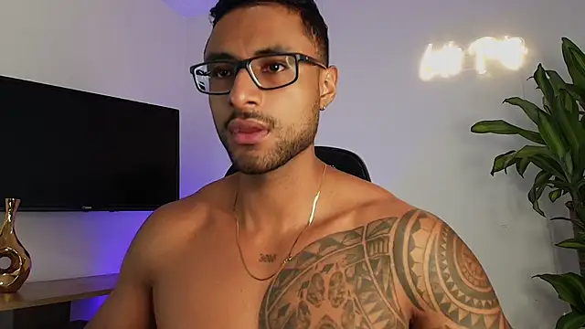 LiamGarcia1 online show from December 2025 02:17:01 PM