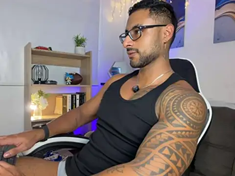 LiamGarcia1 online show from July 2026 07:33:01 PM