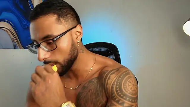 LiamGarcia1 online show from February 2026 02:38:02 PM