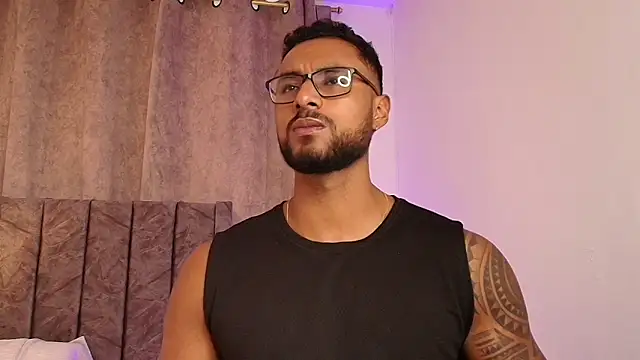 LiamGarcia1 online show from February 2025 01:43:01 PM