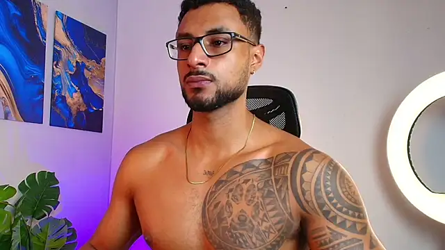 LiamGarcia1 online show from September 2025 12:33:02 AM