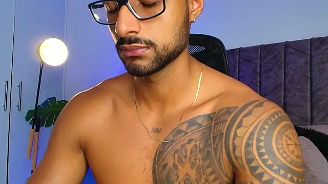 Snapshot of LiamGarcia1 chatting on November 2025 03:49:02 PM LiamGarcia1 online show from November 2025 03:49:02 PM