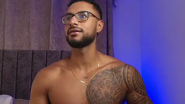 LiamGarcia1 online show from February 2025 01:35:02 PM