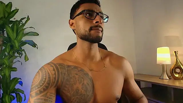 LiamGarcia1 online show from January 2026 11:33:02 PM