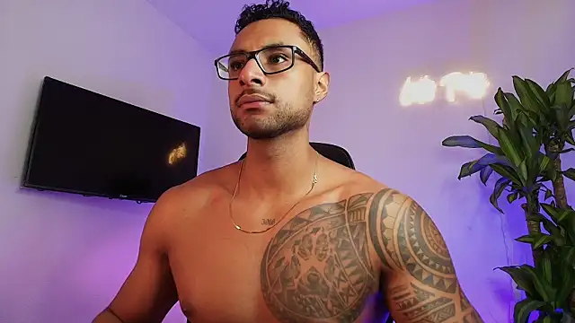 LiamGarcia1 online show from December 2025 03:16:02 PM