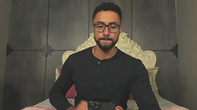 LiamGarcia1 online show from October 2025 11:56:01 AM