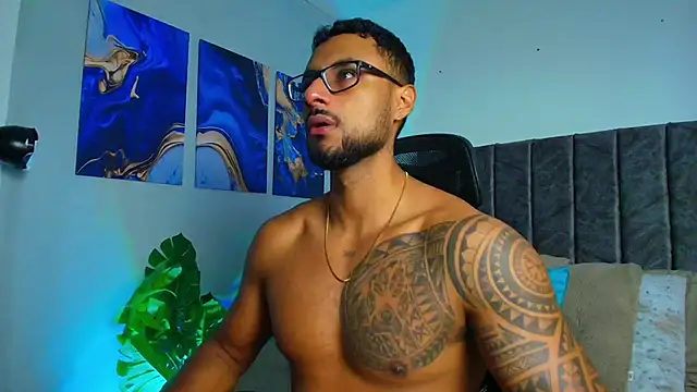 LiamGarcia1 online show from September 2025 12:41:01 PM