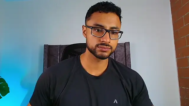 LiamGarcia1 online show from October 2025 01:12:01 PM