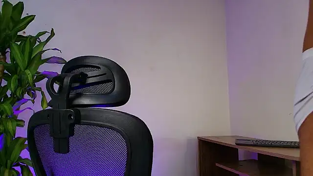 LiamGarcia1 online show from January 2026 01:09:02 AM