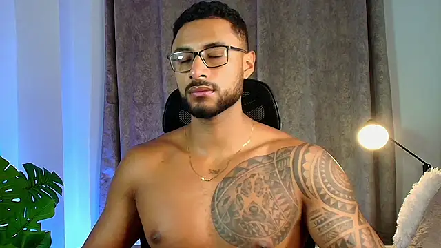 LiamGarcia1 online show from February 2025 09:55:01 PM