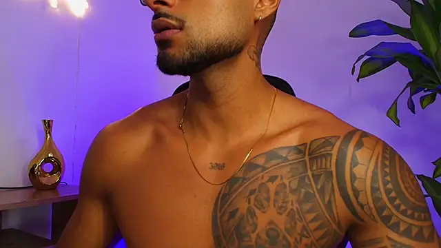 Snapshot of LiamGarcia1 chatting on December 2025 03:40:02 PM LiamGarcia1 online show from December 2025 03:40:02 PM