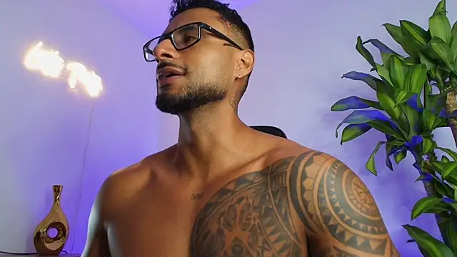 LiamGarcia1 online show from December 2025 03:16:01 PM