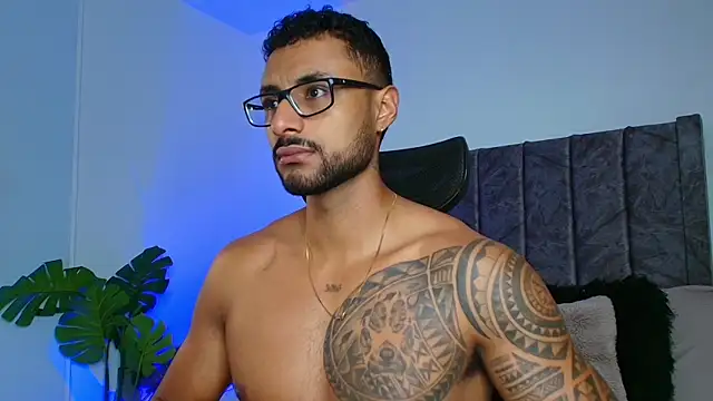 Snapshot of LiamGarcia1 chatting on October 2025 02:24:02 PM LiamGarcia1 online show from October 2025 02:24:02 PM