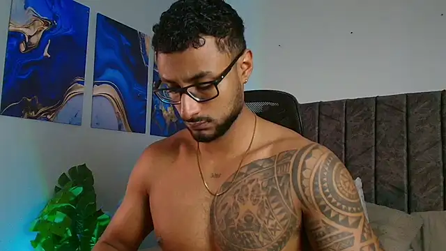 LiamGarcia1 online show from September 2025 01:57:02 PM