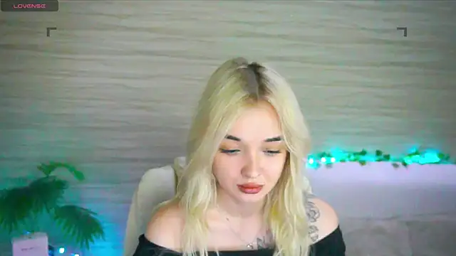 Ashley S online show from October 2025 10:32:02 PM