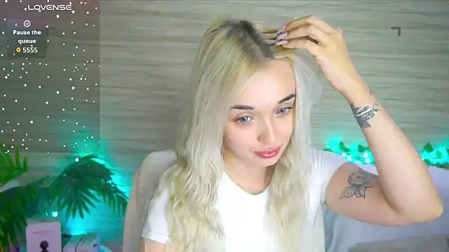 Snapshot of Ashley_S chatting on September 2025 10:20:01 PM Ashley S online show from September 2025 10:20:01 PM