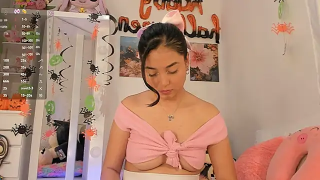 Snapshot of pretty-millie chatting on October 2025 04:03:01 AM pretty-millie online show from October 2025 04:03:01 AM