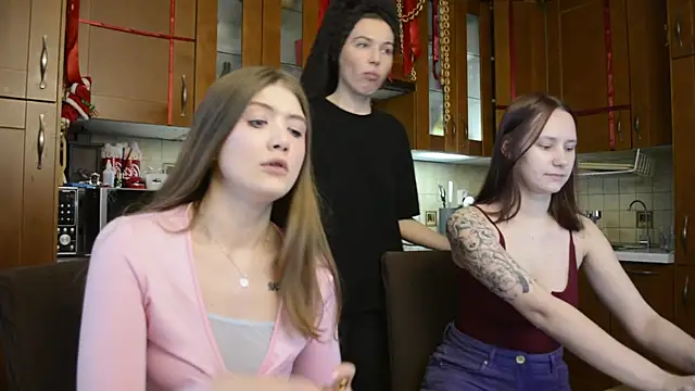 HotCaramellsTV online show from February 2026 11:30:02 AM