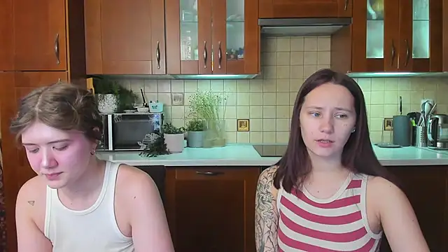 HotCaramellsTV online show from April 2026 10:52:01 AM