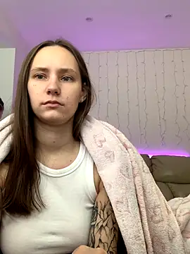 Snapshot of HotCaramellsTV chatting on September 2025 10:03:01 AM HotCaramellsTV online show from September 2025 10:03:01 AM