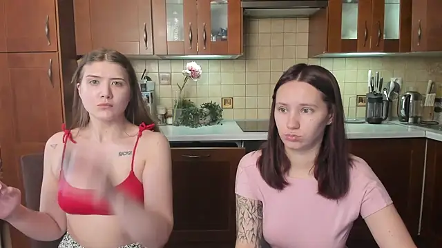 HotCaramellsTV online show from May 2026 11:39:01 AM
